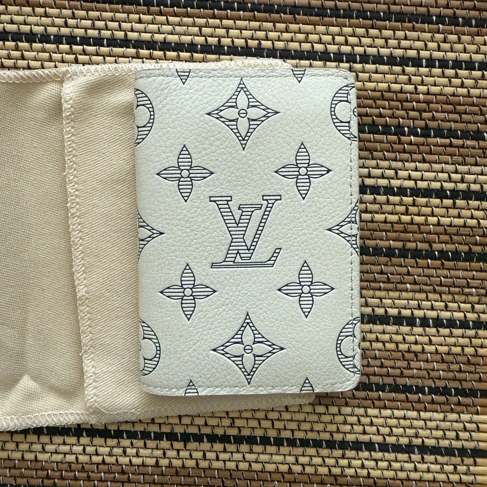 Louis Vuitton Orange and Cream Box - Picture 3 of 8